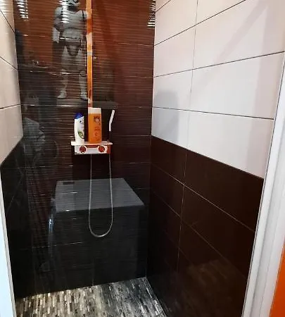 Проживание в семье Maison Du Jardin Botanique 7 Min Centre Et Gare