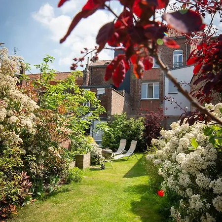 Проживание в семье Maison Du Jardin Botanique 7 Min Centre Et Gare