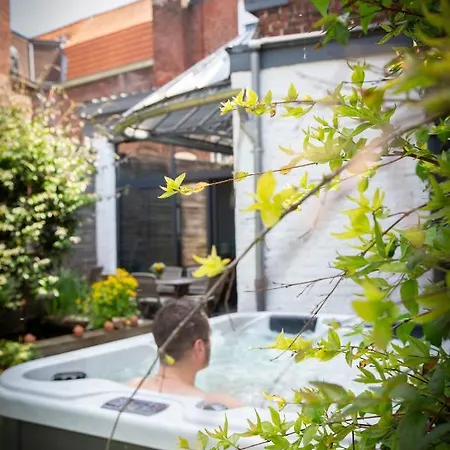 Проживание в семье Maison Du Jardin Botanique 7 Min Centre Et Gare Туркуэн