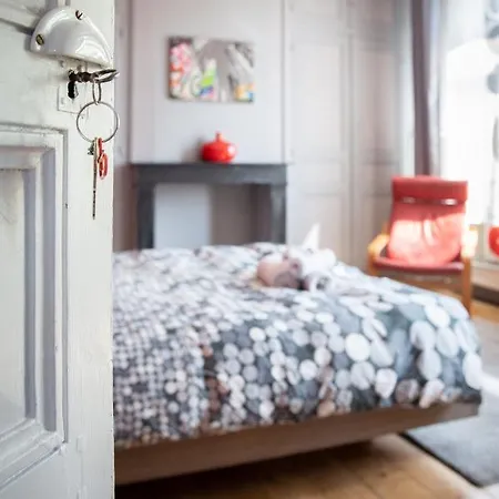 Проживание в семье Maison Du Jardin Botanique 7 Min Centre Et Gare