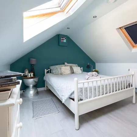 Проживание в семье Maison Du Jardin Botanique 7 Min Centre Et Gare